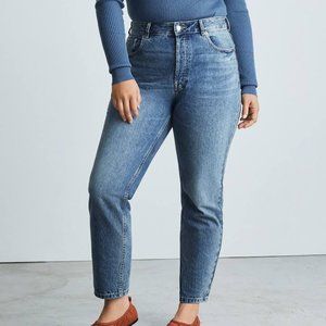 Everlane Curvy ’90s Cheeky Jean in Vintage Mid Blue